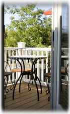 Patio-BBQ and table with 4 chairs